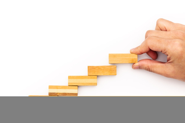 哪個年度經(jīng)營計劃管理咨詢公司最實在，能幫企業(yè)落地執(zhí)行目標？